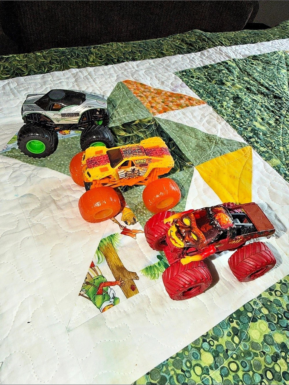 Monster Jam Max-D Fire & Ice Edition Monster Truck Set Red & Yellow